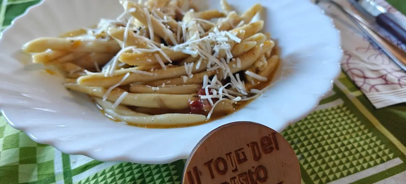 Pasta fatta in casa servita alla Trattoria Nizio Paleò